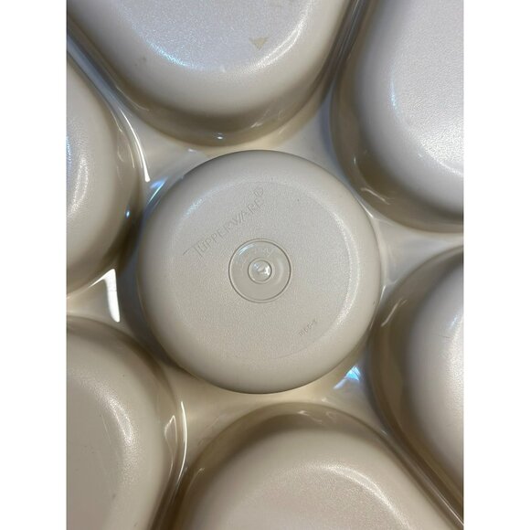 VTG Tupperware Veggie Divided Condiment Serving Tray With Lid #1665-3 - Picture 6 of 7